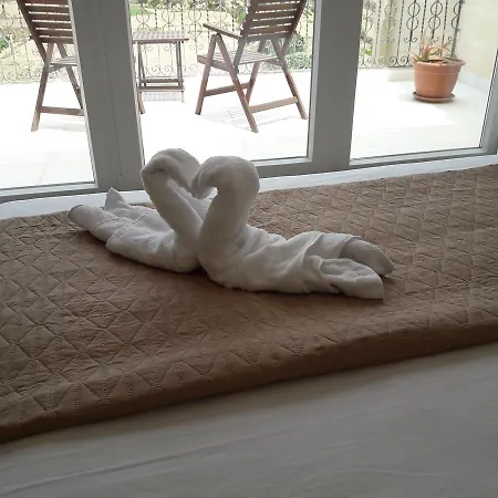 Bed & Breakfast Townhouse Boutique And Restaurant San Lawrenz