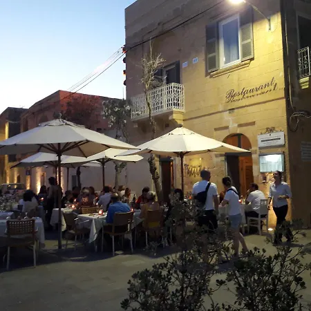 Bed & Breakfast Townhouse Boutique And Restaurant San Lawrenz