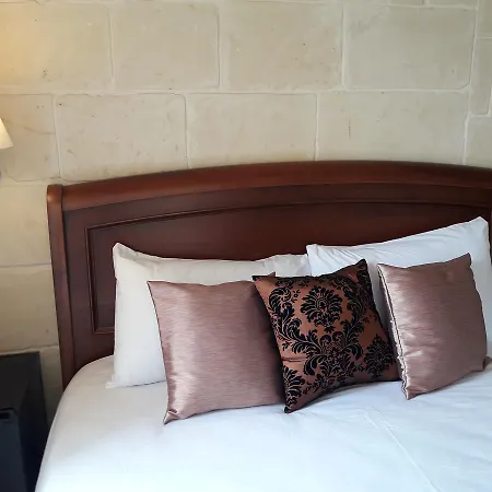 Townhouse Boutique And Restaurant *