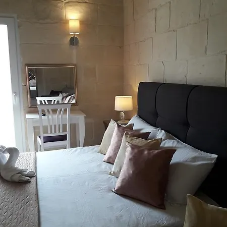 Townhouse Boutique And Restaurant * San Lawrenz