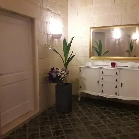 Townhouse Boutique And Restaurant