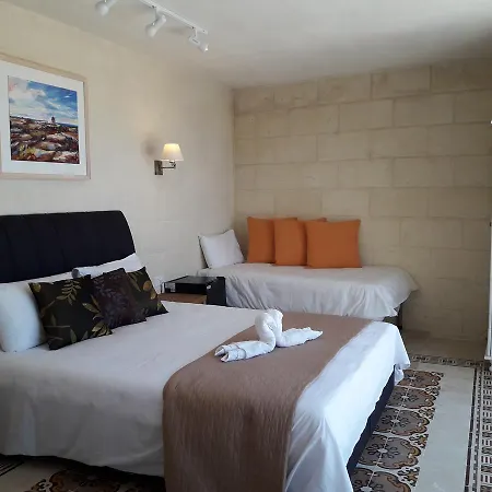 Bed & Breakfast Townhouse Boutique And Restaurant San Lawrenz